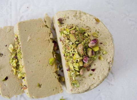 تصویر 1 از قیمت خرید حلوا ارده سنتی زرقان + فروش ویژه